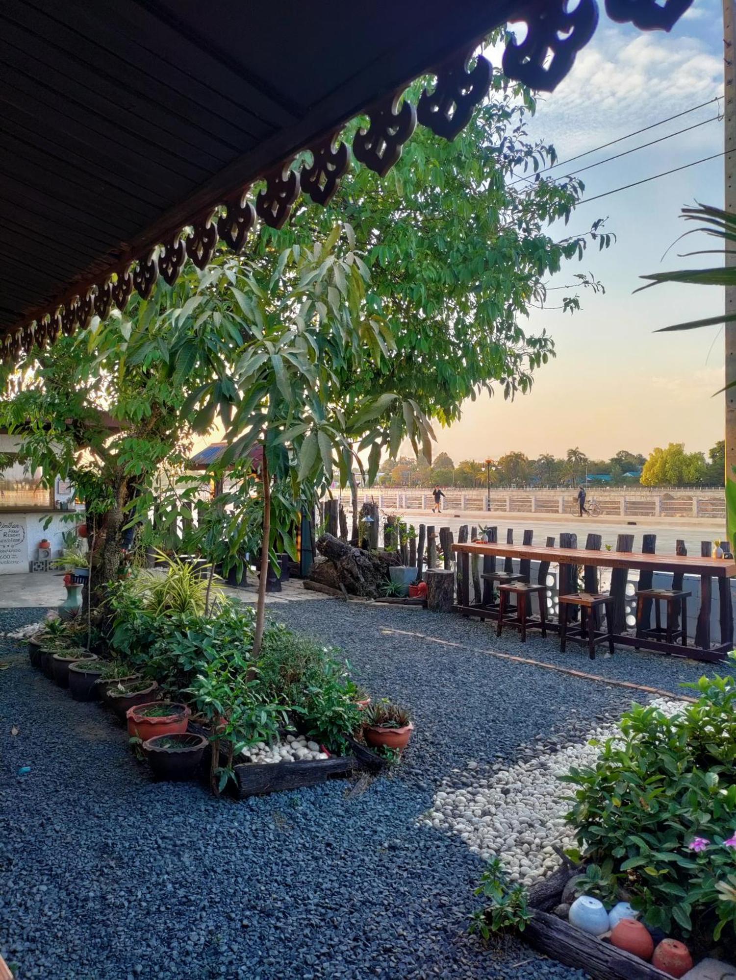 Rim Than View Resort Ubon Ratchathani Habitación foto